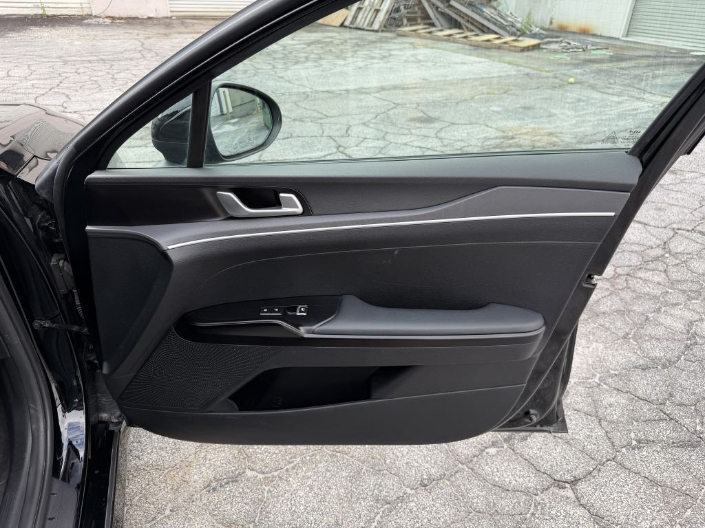 2024 Kia K5 Image 17