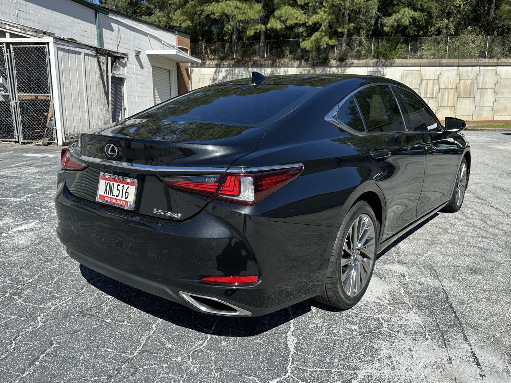 2019 Lexus ES Image 5