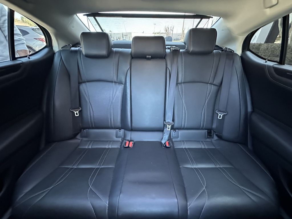 2019 Lexus ES Image 19