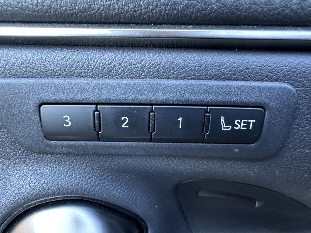 2019 Lexus ES Image 22
