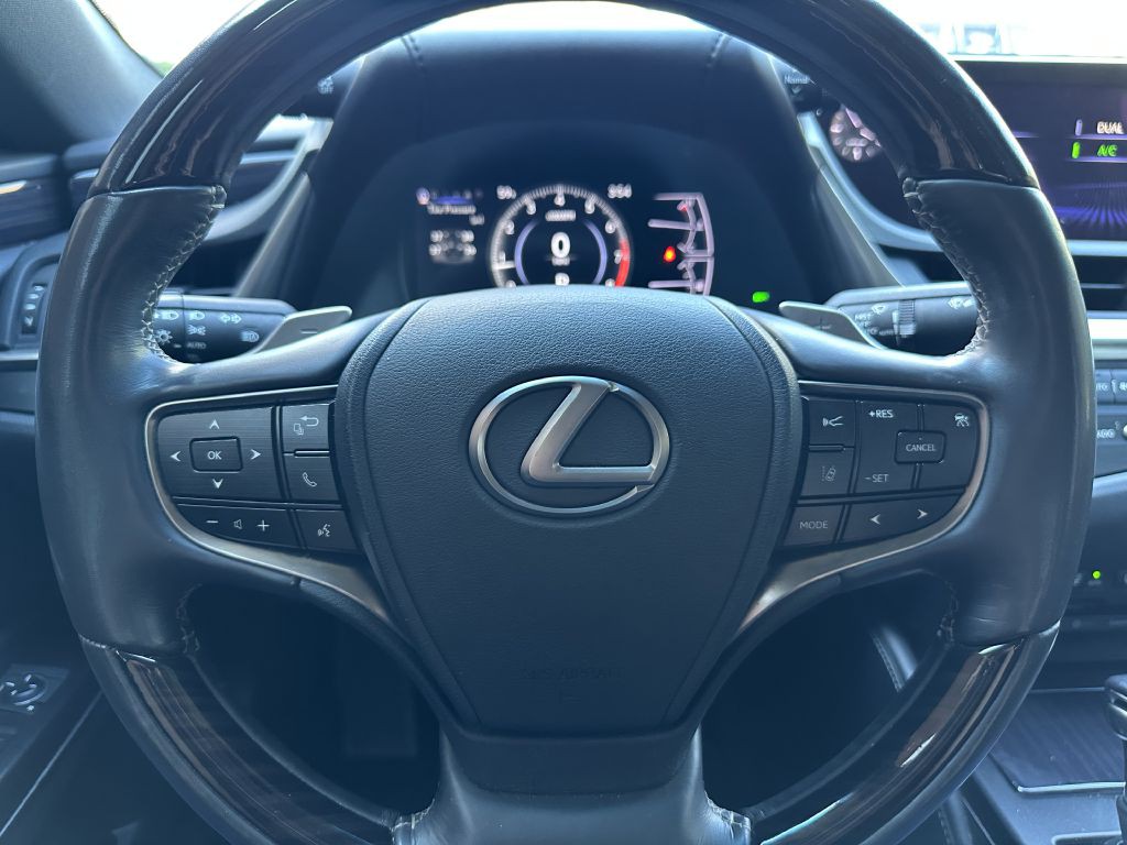 2019 Lexus ES Image 26