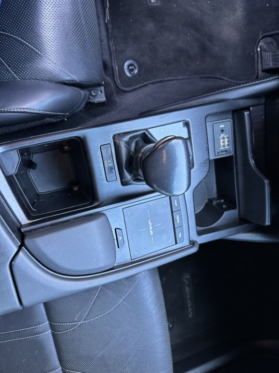 2019 Lexus ES Image 32