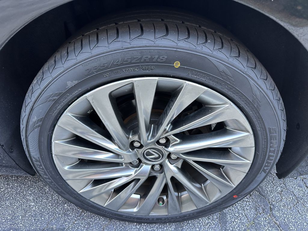 2019 Lexus ES Image 38