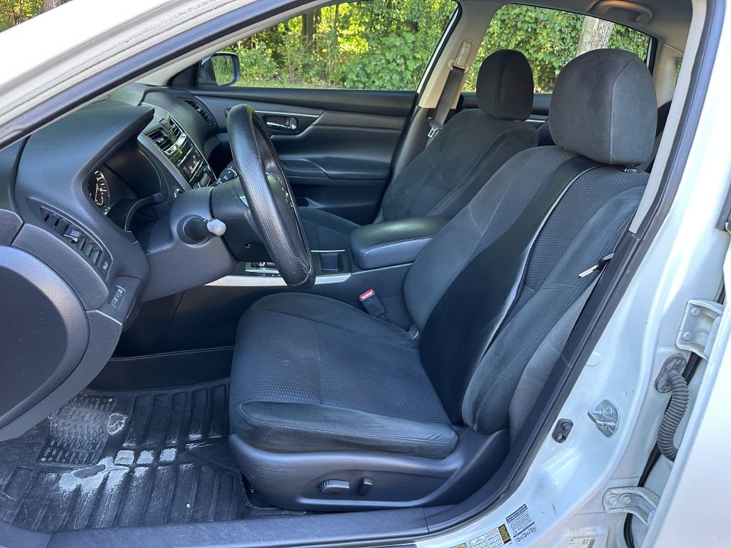 2015 Nissan Altima Image 11