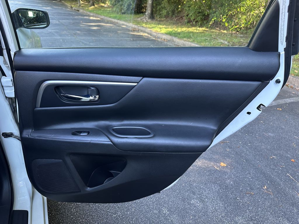 2015 Nissan Altima Image 16