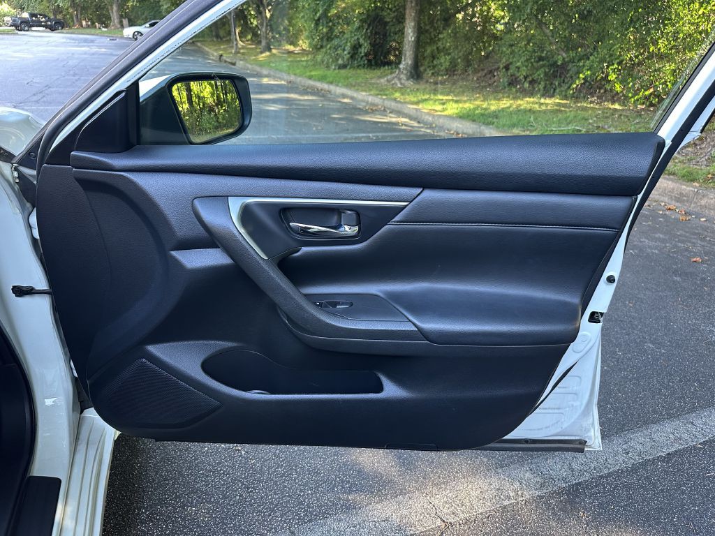 2015 Nissan Altima Image 18
