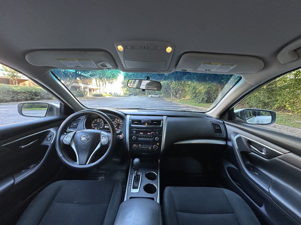 2015 Nissan Altima Image 21