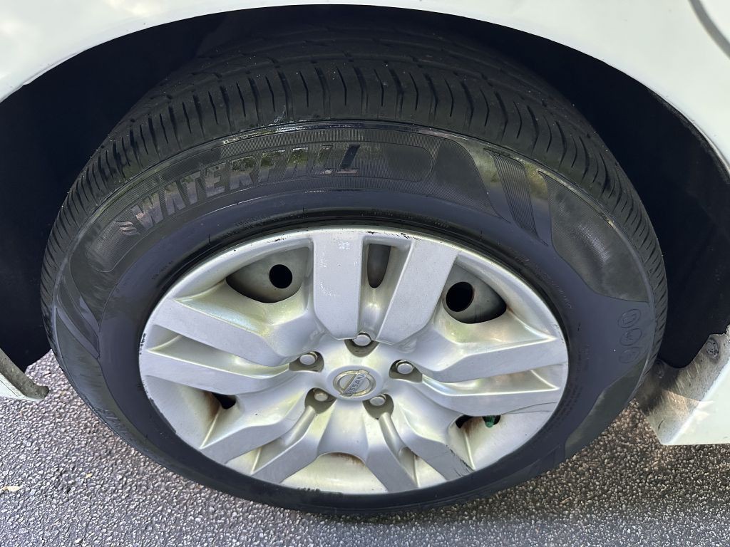 2015 Nissan Altima Image 35