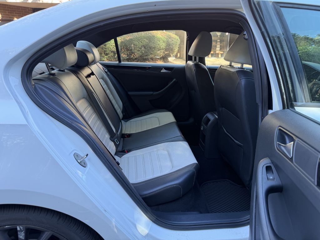 2015 Volkswagen Jetta Image 16