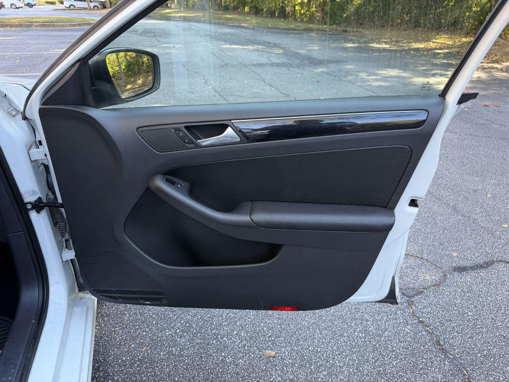 2015 Volkswagen Jetta Image 17