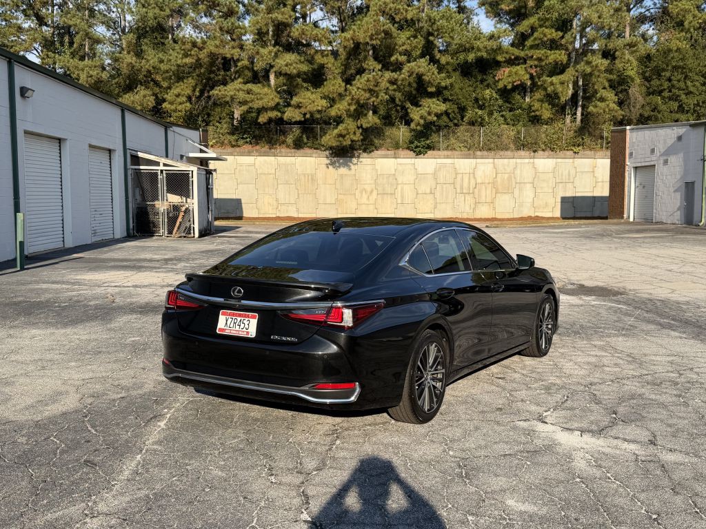 2023 Lexus ES Image 5