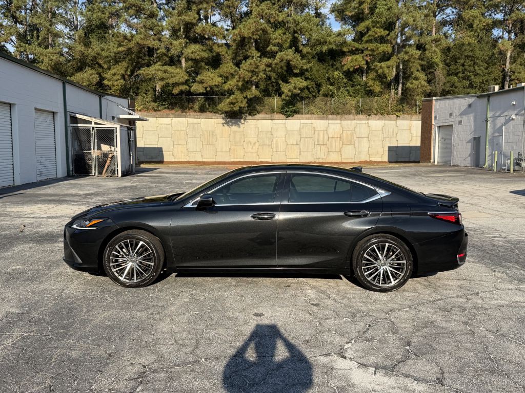2023 Lexus ES Image 8