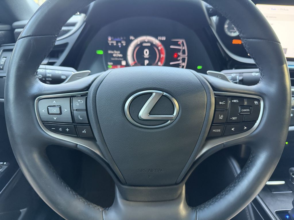 2023 Lexus ES Image 24