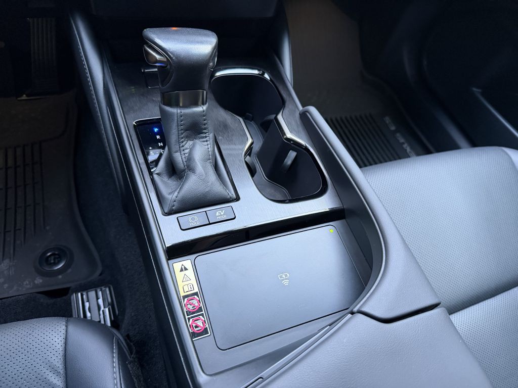 2023 Lexus ES Image 30