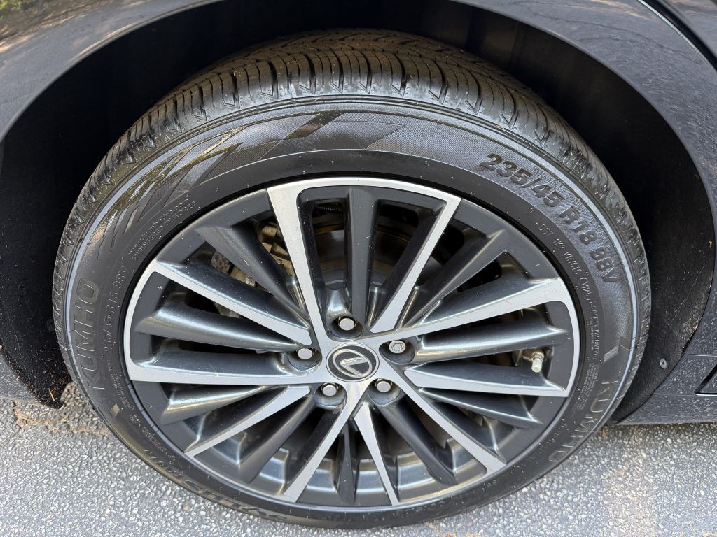 2023 Lexus ES Image 37