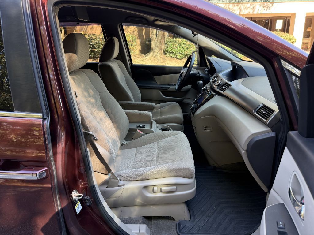2016 Honda Odyssey Image 18