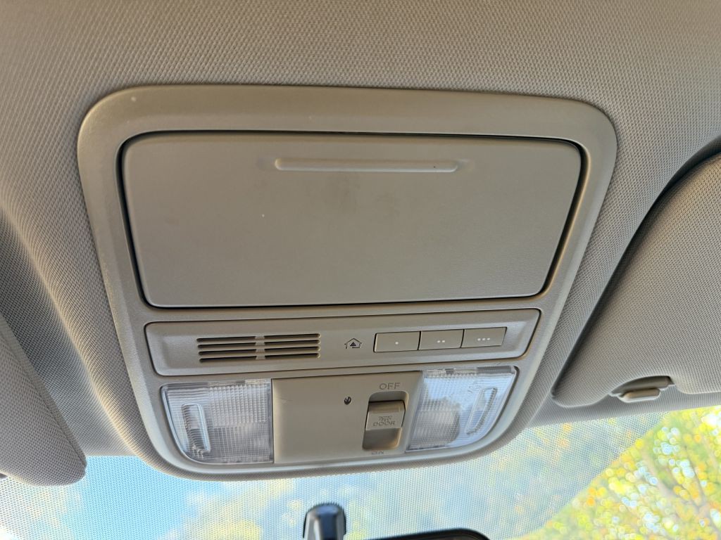 2016 Honda Odyssey Image 35