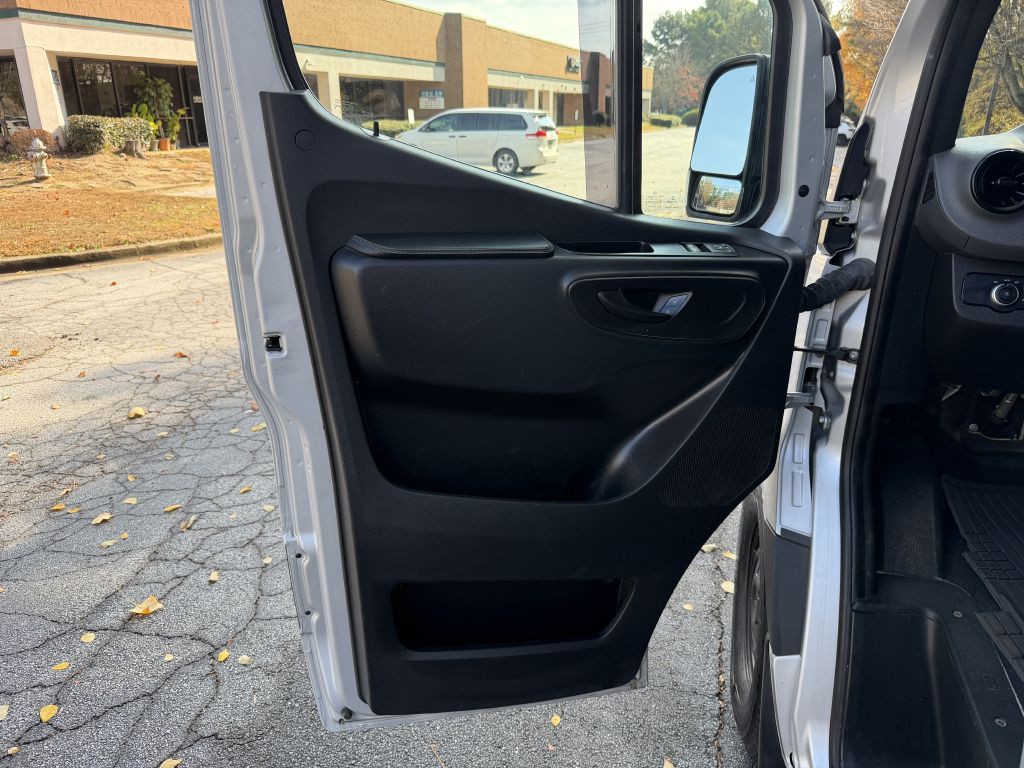 2022 Mercedes-Benz Sprinter Image 9