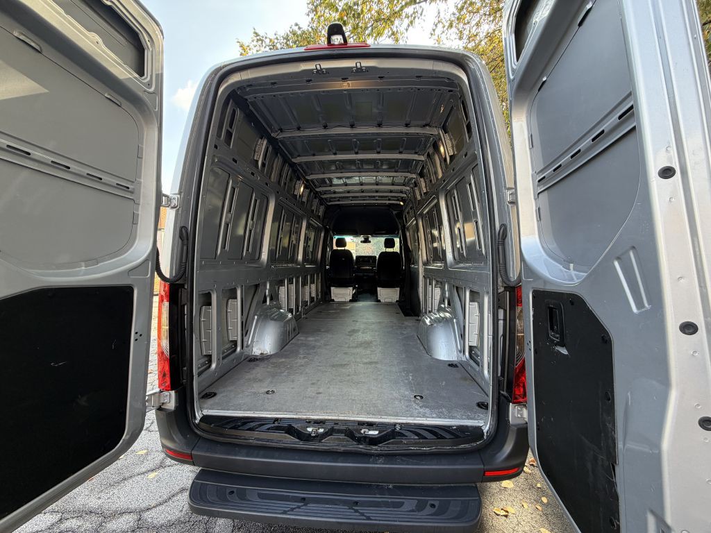 2022 Mercedes-Benz Sprinter Image 11