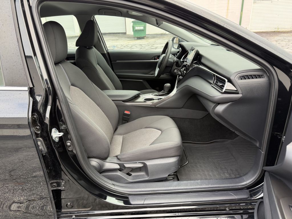 2023 Toyota Camry Image 18