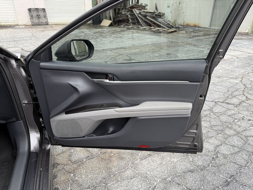 2023 Toyota Camry Image 17