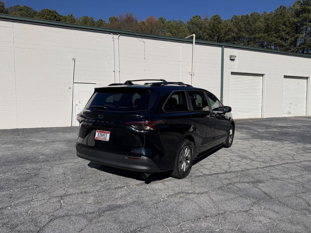 2023 Toyota Sienna Image 5