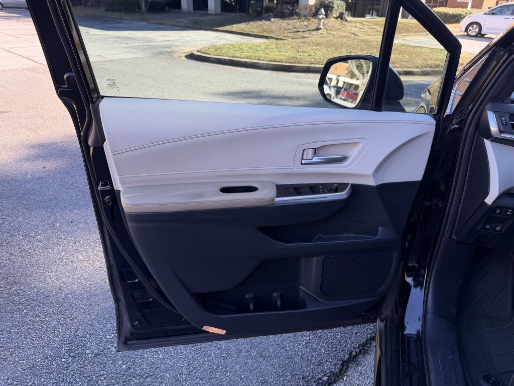 2023 Toyota Sienna Image 10