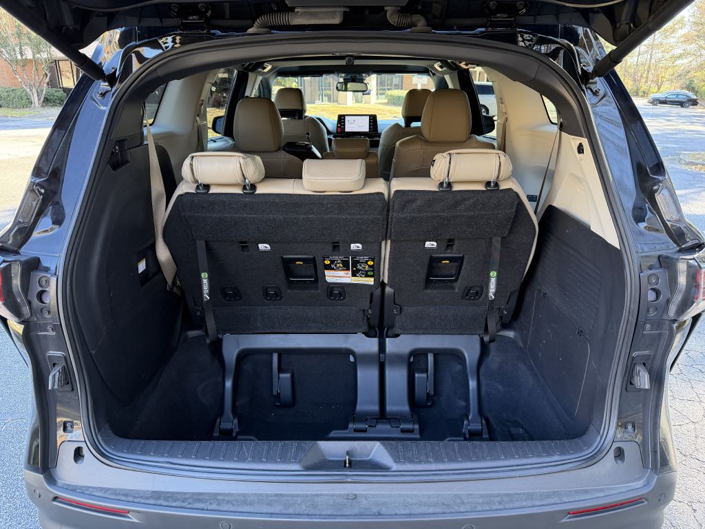 2023 Toyota Sienna Image 14