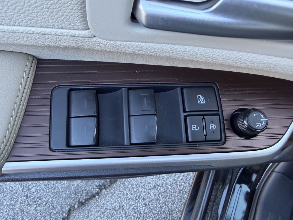 2023 Toyota Sienna Image 19