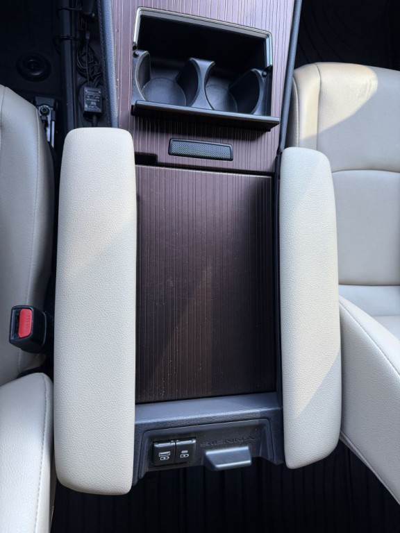 2023 Toyota Sienna Image 30