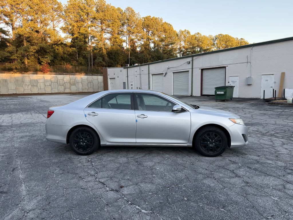2014 Toyota Camry Image 4