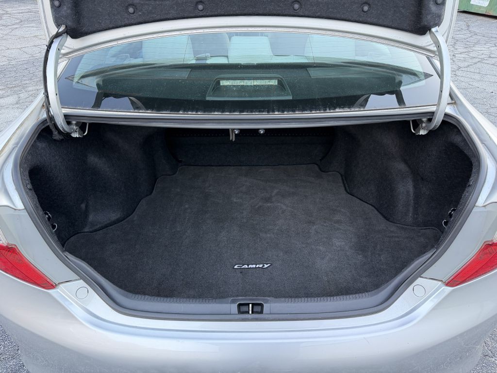 2014 Toyota Camry Image 14