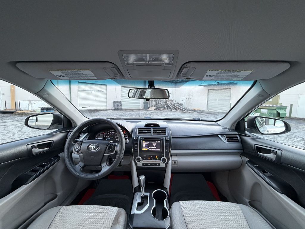 2014 Toyota Camry Image 20