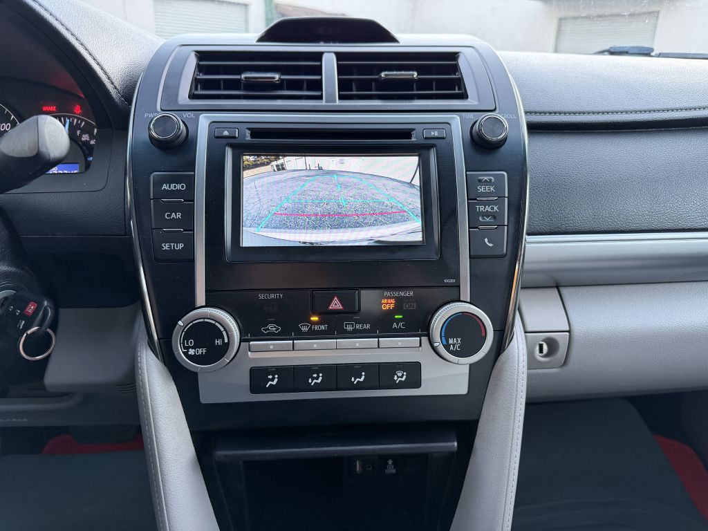 2014 Toyota Camry Image 27