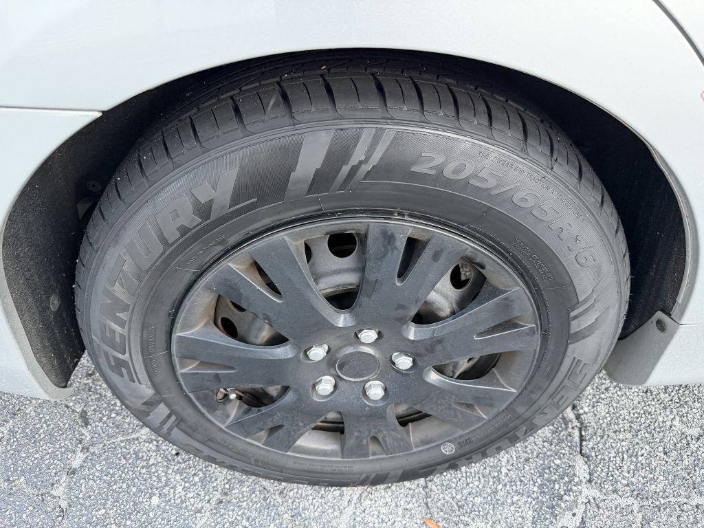 2014 Toyota Camry Image 32