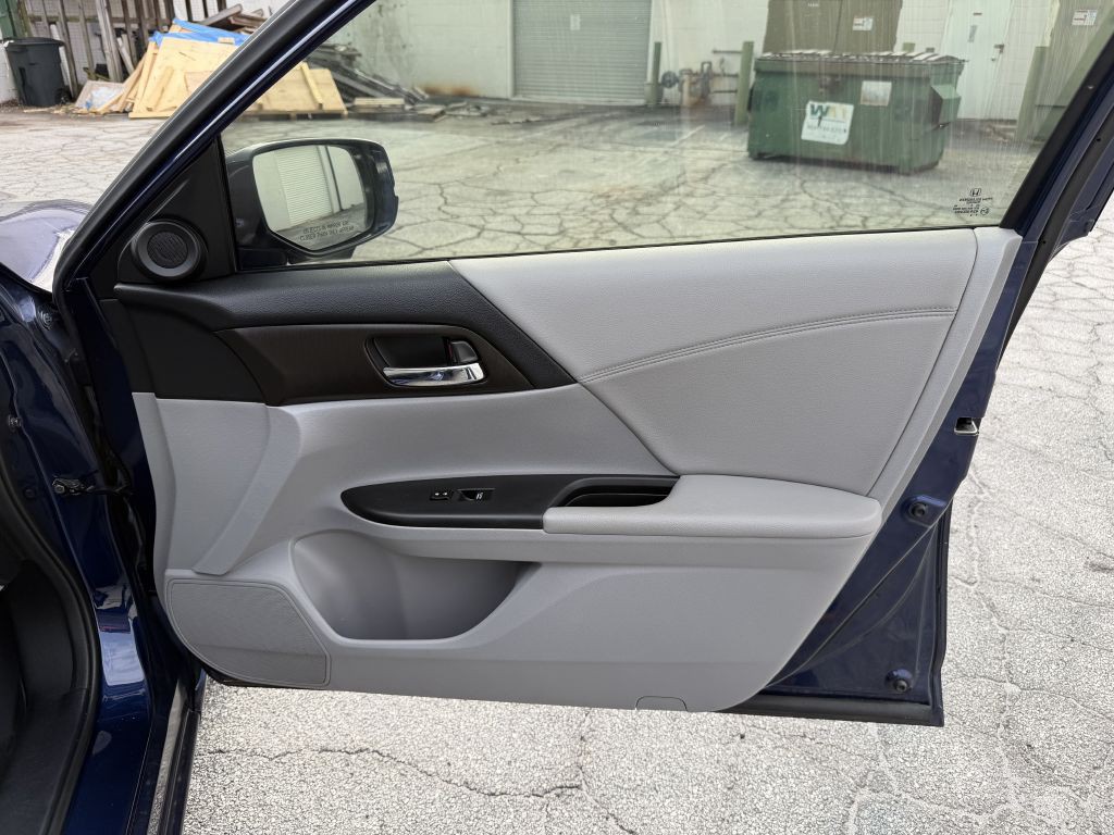 2013 Honda Accord Image 16