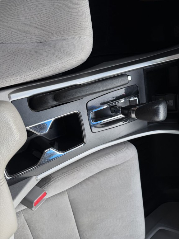 2013 Honda Accord Image 24