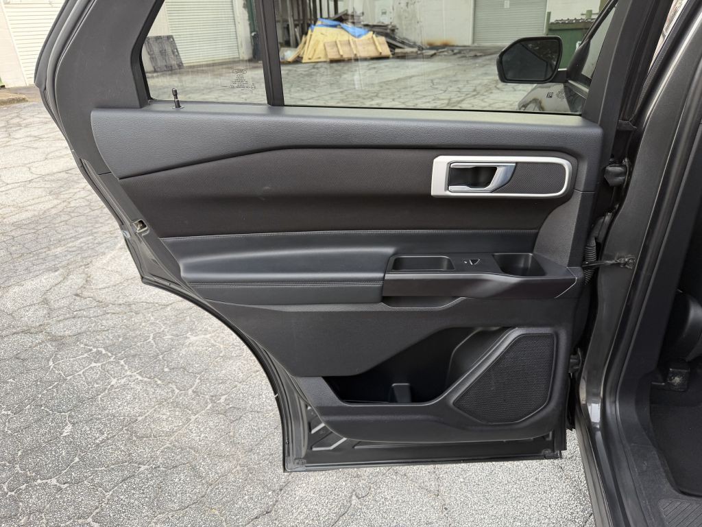 2020 Ford Explorer Image 12