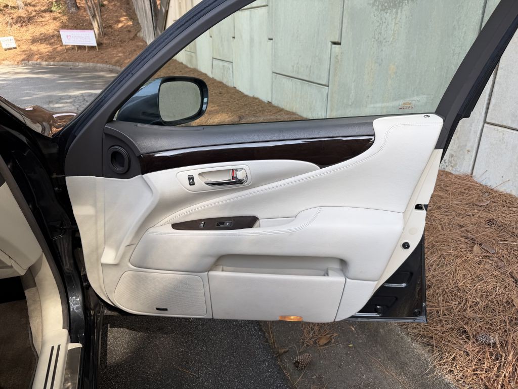 2007 Lexus LS Image 17