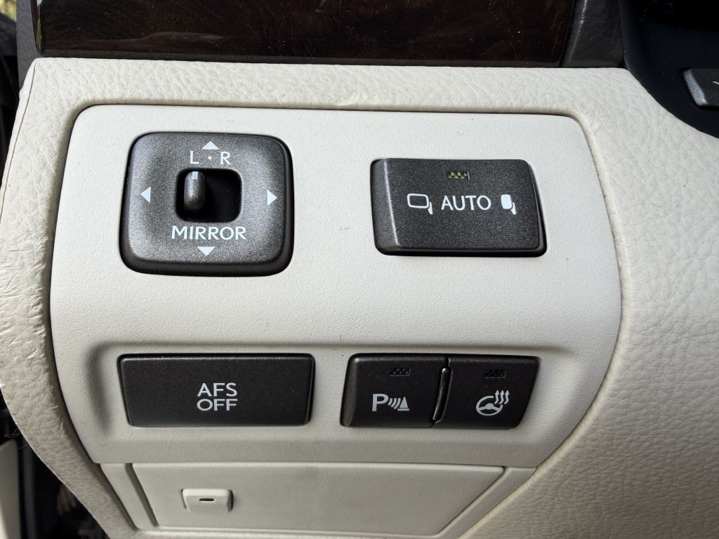 2007 Lexus LS Image 25