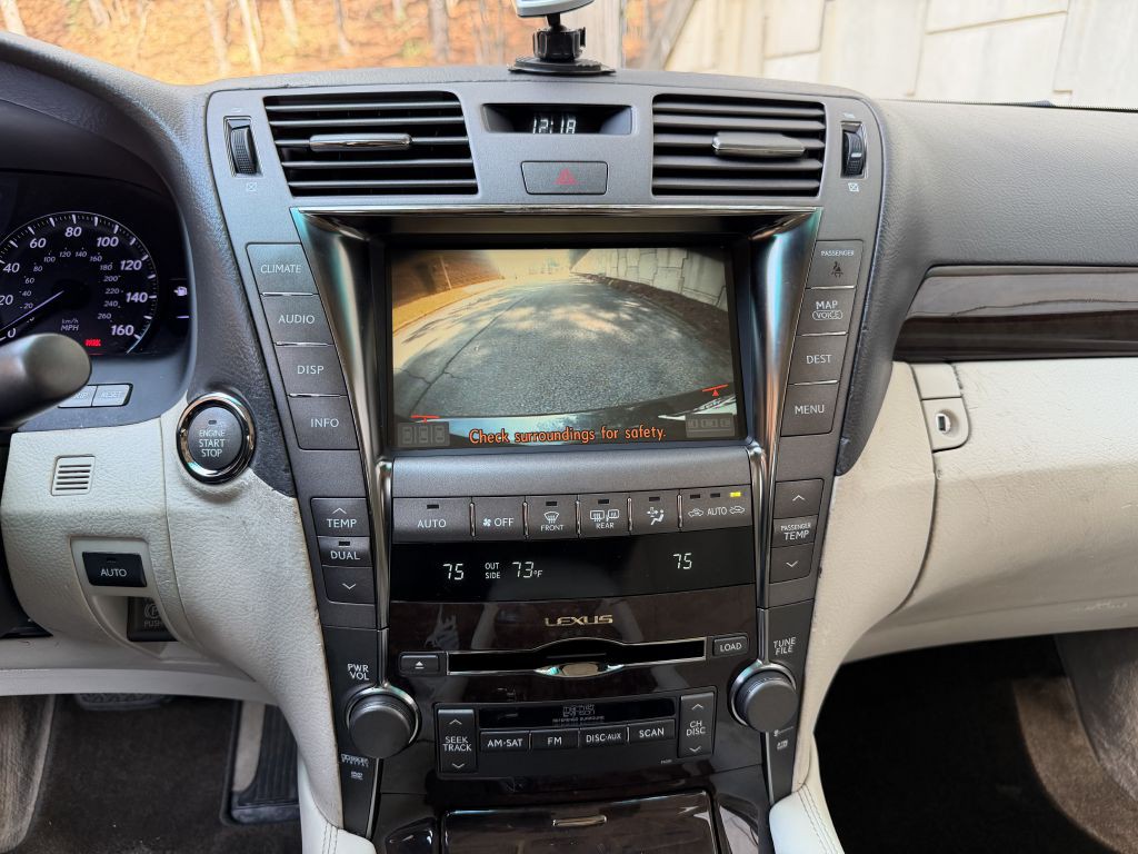 2007 Lexus LS Image 30