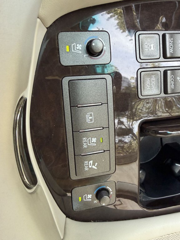 2007 Lexus LS Image 31