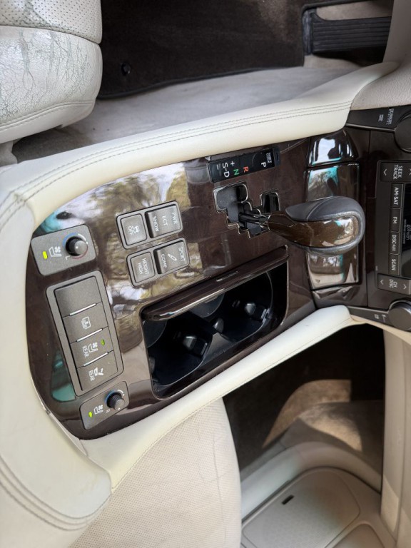 2007 Lexus LS Image 32