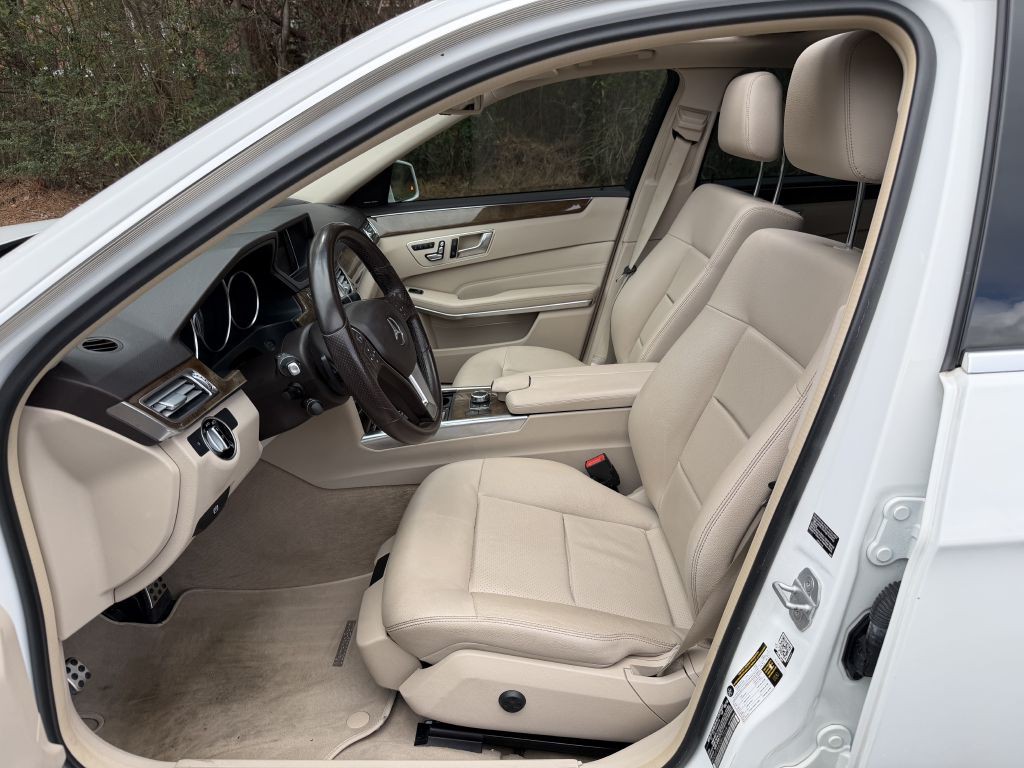 2016 Mercedes-Benz E-Class Image 11