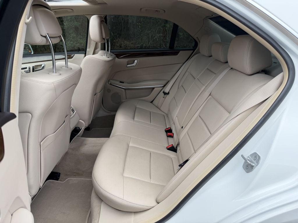 2016 Mercedes-Benz E-Class Image 13