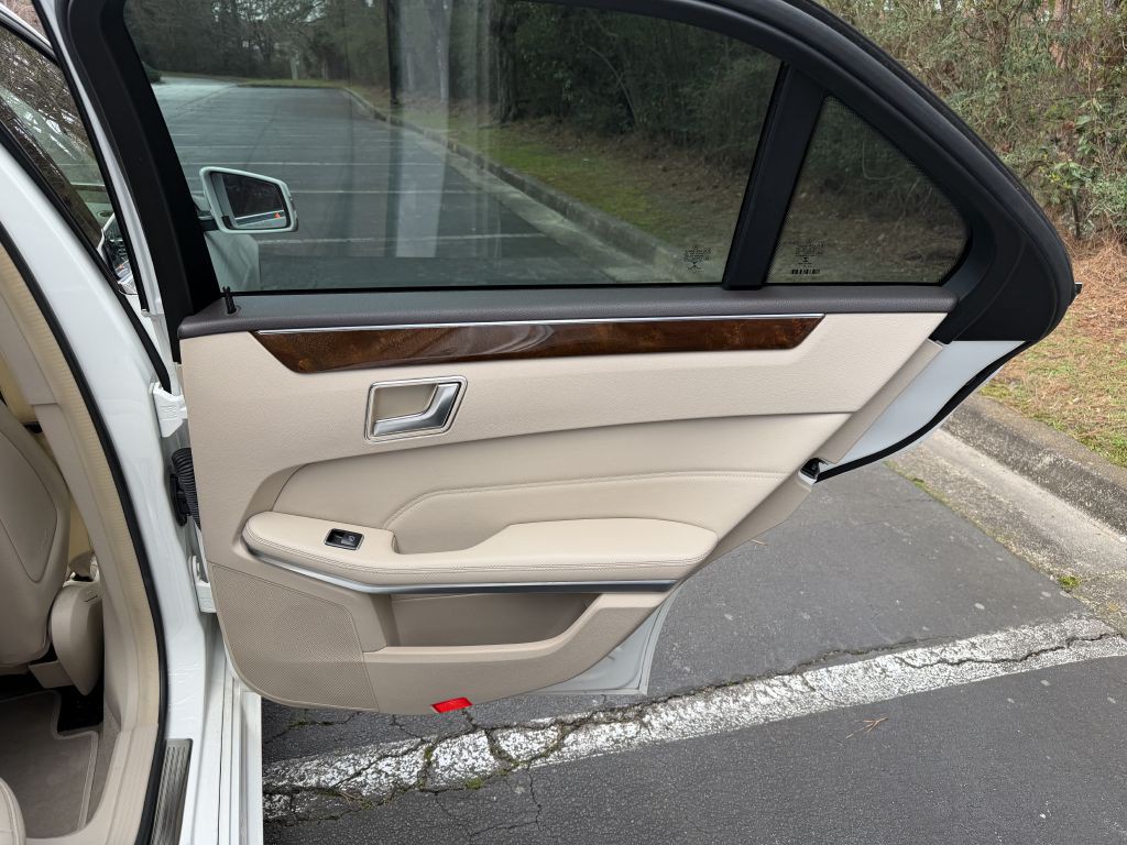 2016 Mercedes-Benz E-Class Image 15