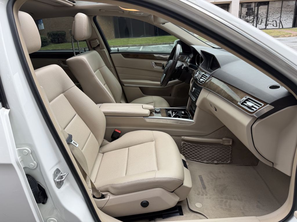 2016 Mercedes-Benz E-Class Image 18