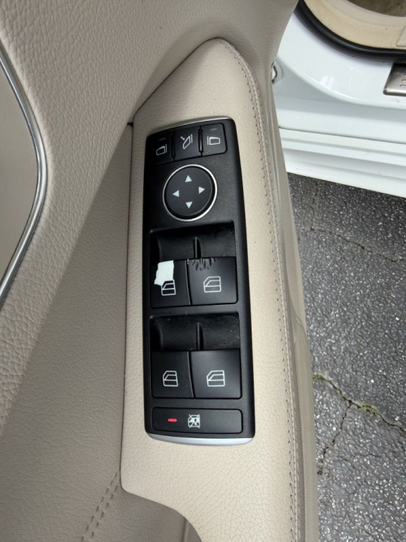 2016 Mercedes-Benz E-Class Image 21