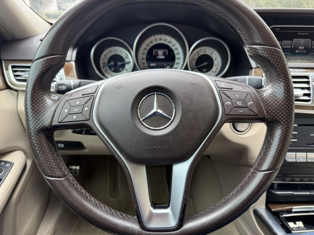 2016 Mercedes-Benz E-Class Image 24