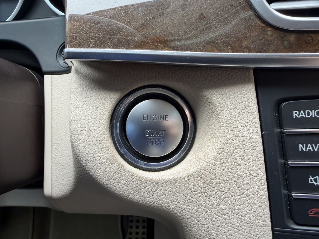 2016 Mercedes-Benz E-Class Image 27